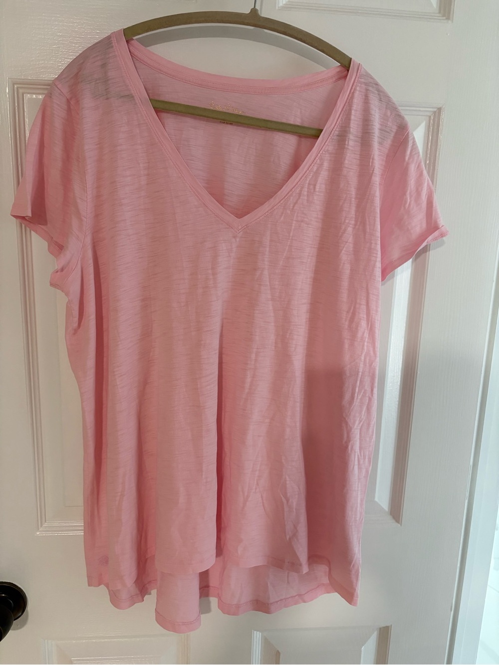 Lilly Pulitzer Light Pink V-Neck Short Sleeve Tee
